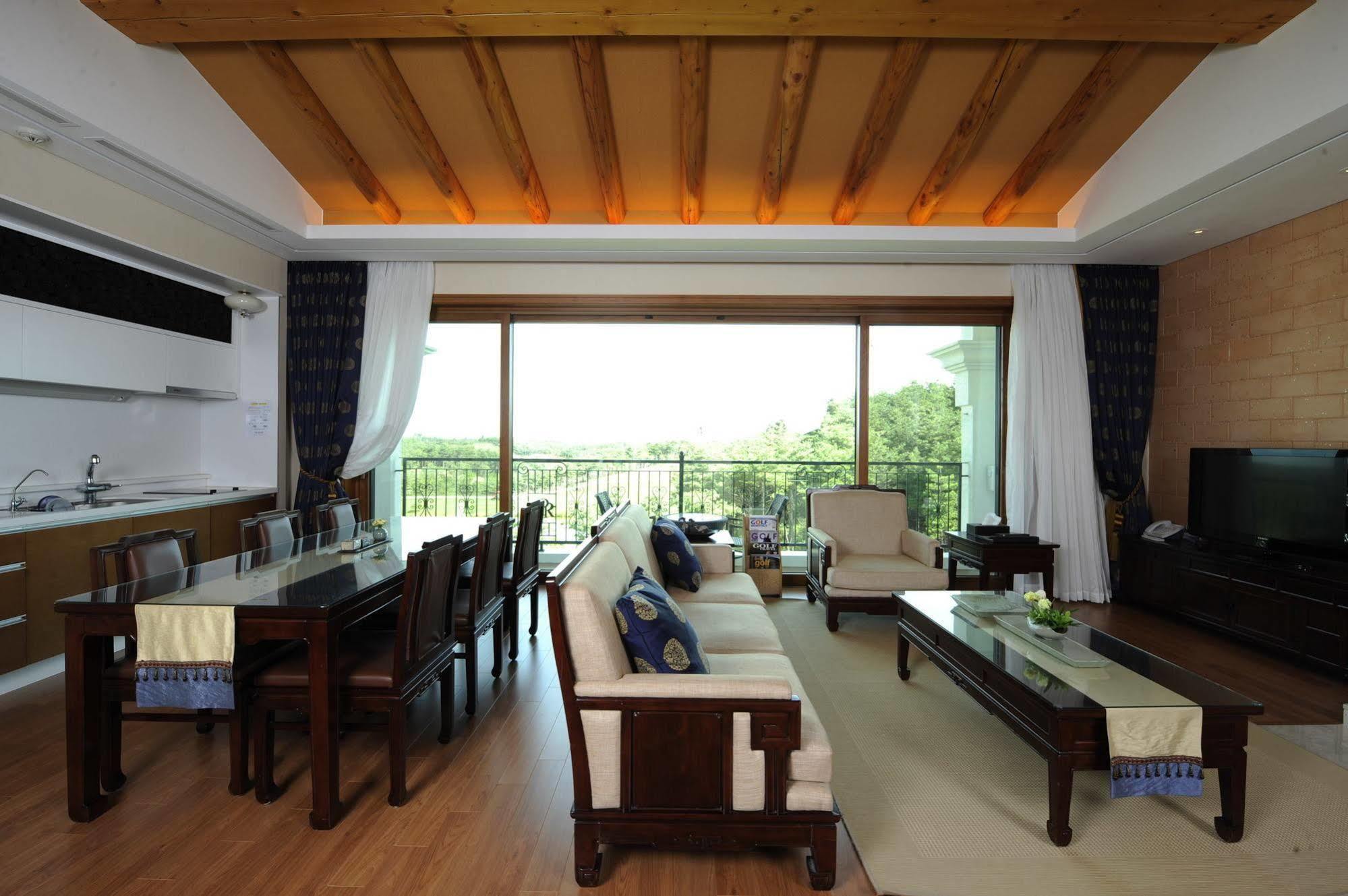 Pineridge Hotel Sokcho Ngoại thất bức ảnh