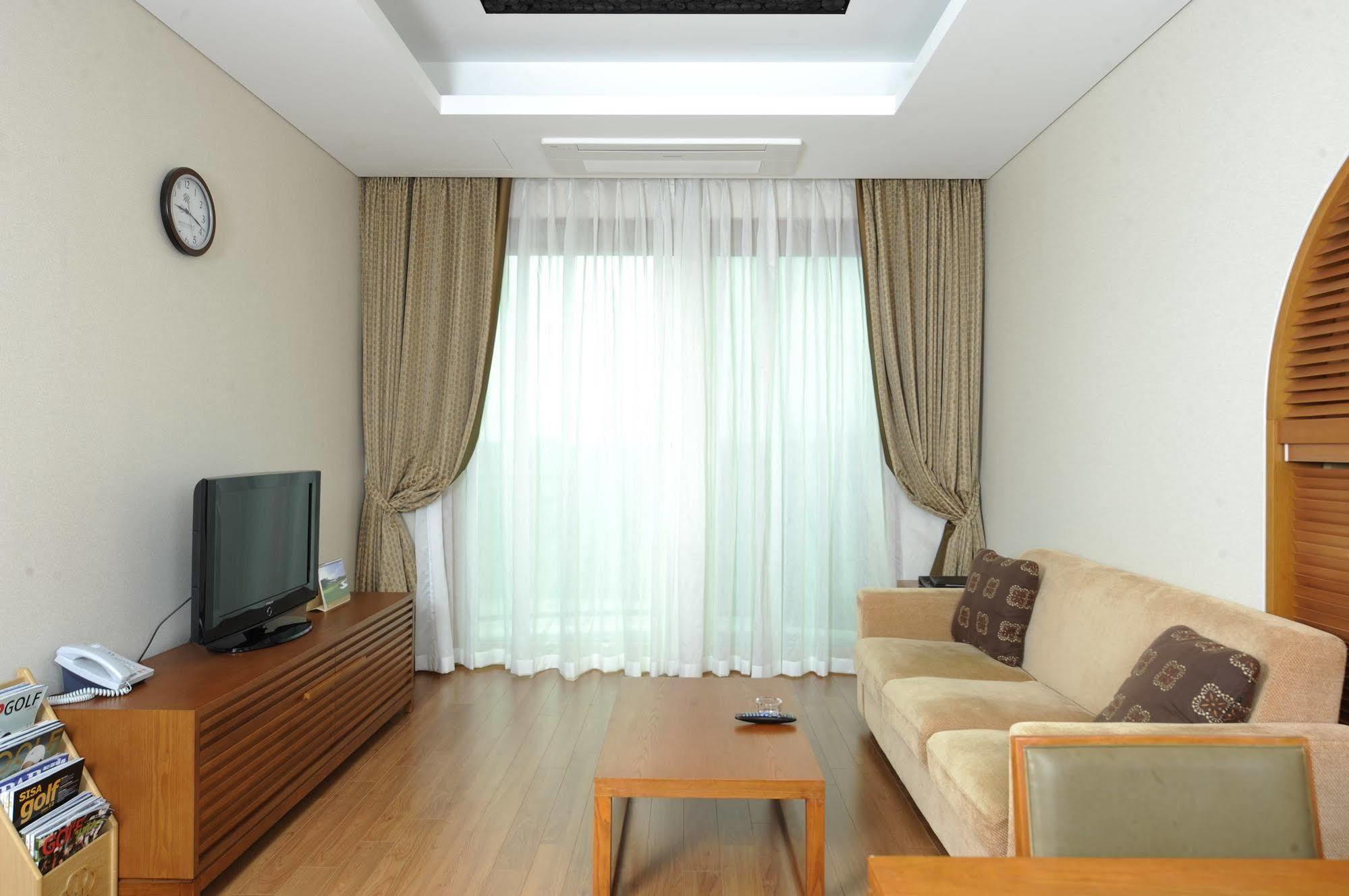 Pineridge Hotel Sokcho Ngoại thất bức ảnh