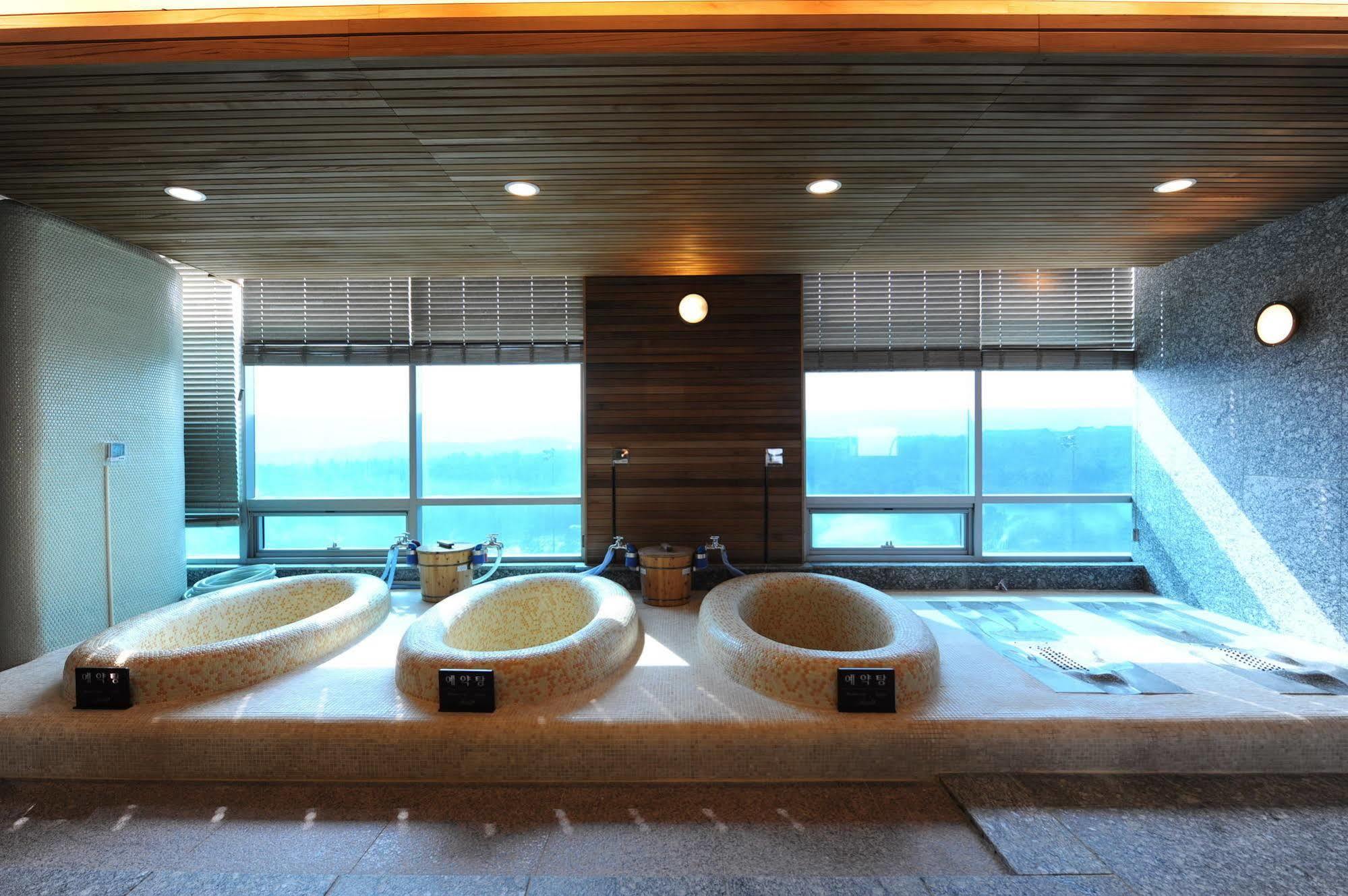 Pineridge Hotel Sokcho Ngoại thất bức ảnh